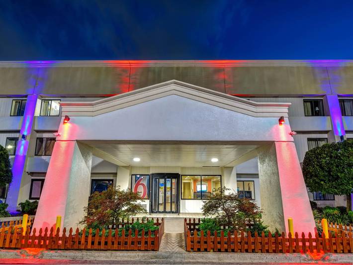 Appartamento intero, 1 letto matrimoniale king size | Per fumatori in Norcross, Contea di Gwinnett