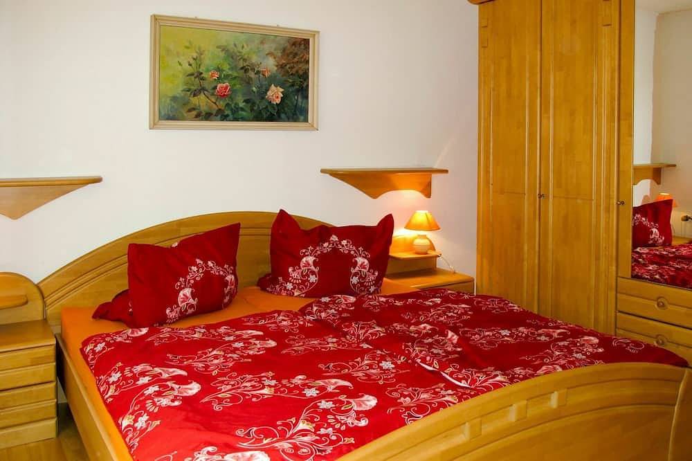 Wunderbares alleinstehendes Ferienhaus für 6 Personen mit  W-Lan, Tv, Terrasse und Parkplatz in Godern, Pinnow