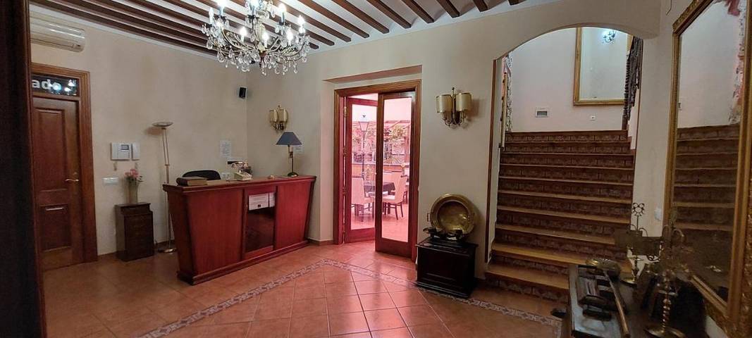 Casa de vacaciones para 23 personas, con jacuzzi y piscina además de jardín y balcón en Sierra Morena de Ciudad Real - 2