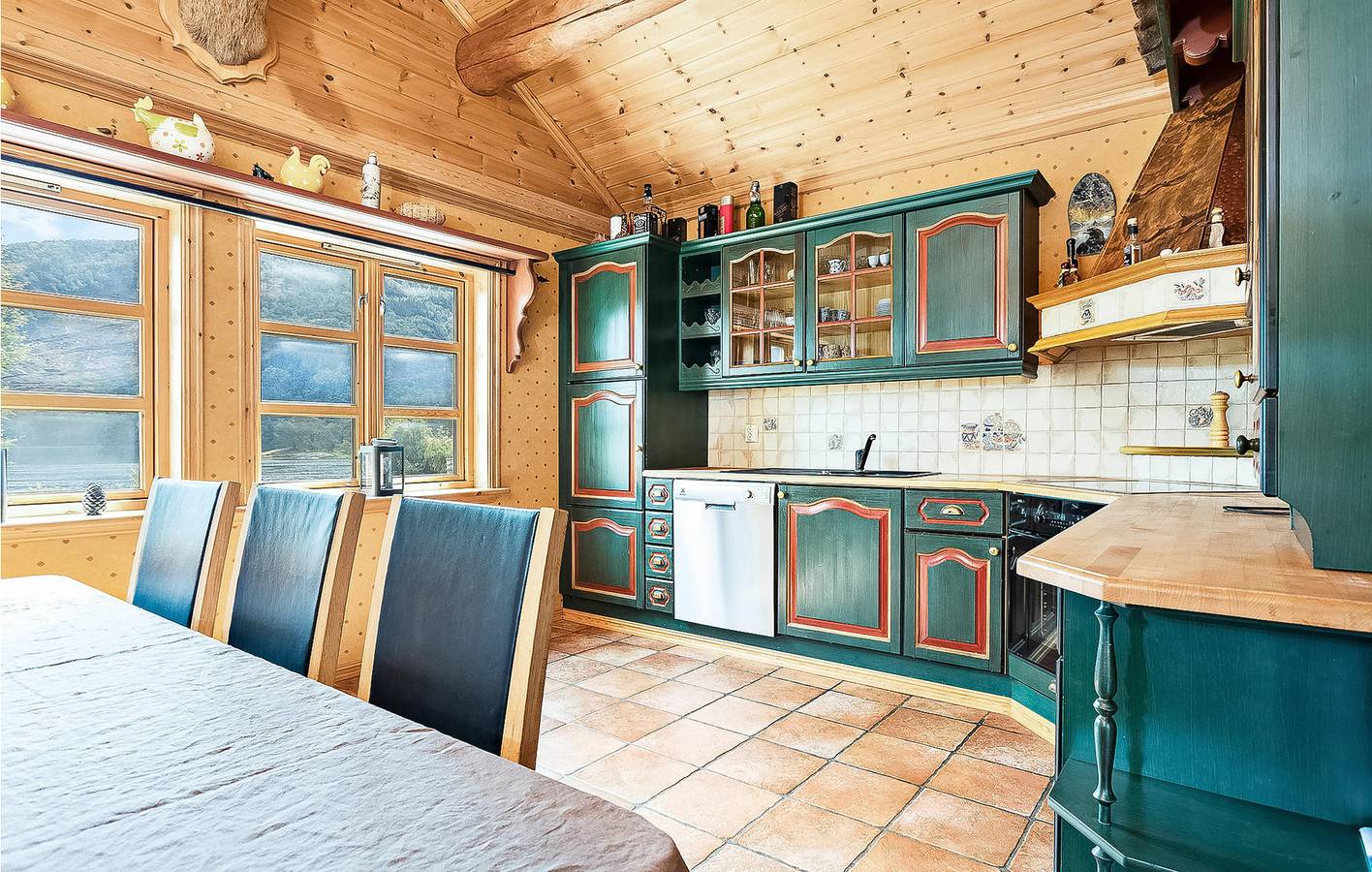 Ferienhaus für 8 Personen mit Garten in Etne