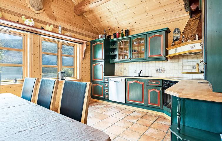 Ferienhaus für 8 Personen mit Terrasse in Etne