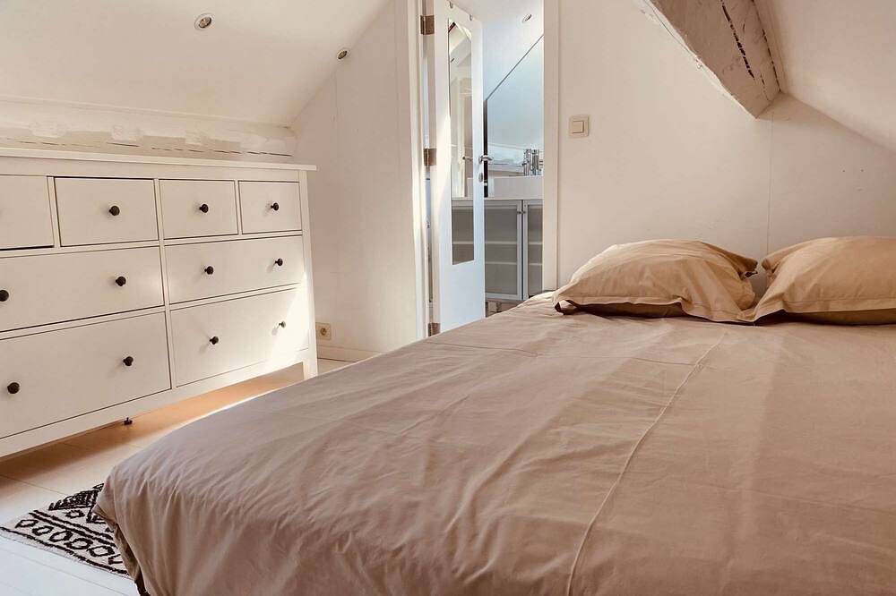Entire apartment, La garçonnière de Wiertz - Dinant in Dinant, Namur (region)