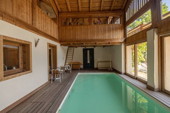 Cijeli apartman, Apartment "Ferme de Faustine 1 - Pool" with Mountain Views, Shared Pool, and Wi-Fi in Saint-Gervais-les-Bains, Massif du Mont-Blanc