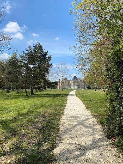 Appartement entier, One-Bedroom Apartment in Saint-Fulgent, Vallée de la Loire