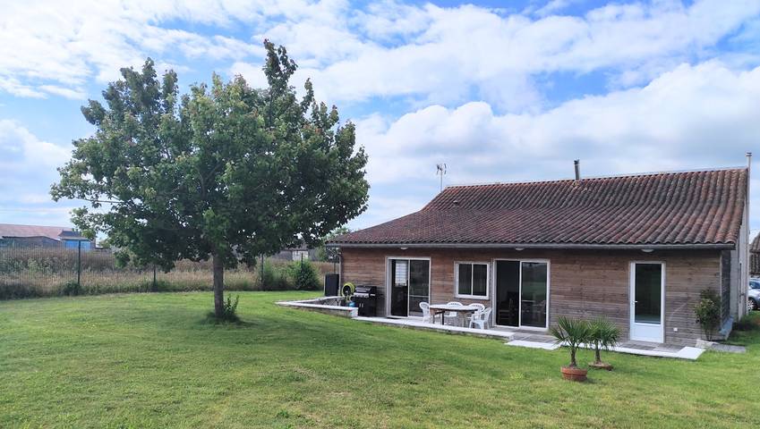 Gîte pour 4 personnes, avec terrasse et jardin, animaux acceptés