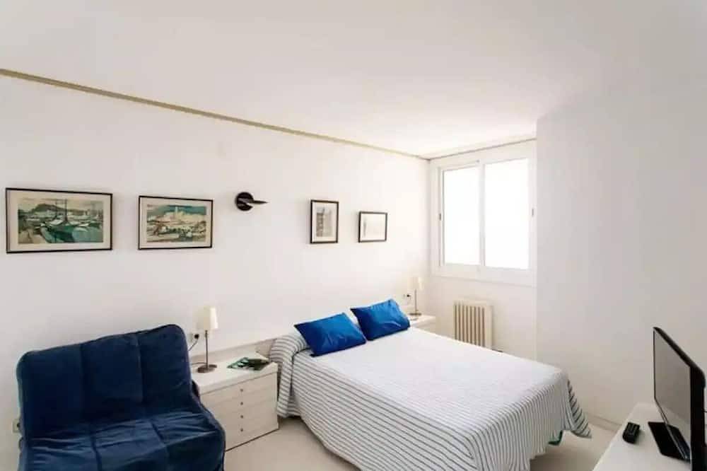 Apartamento entero, Encantador ático con vistas al mar y 2 terrazas en Bcn in Montgat, Costa del Maresme