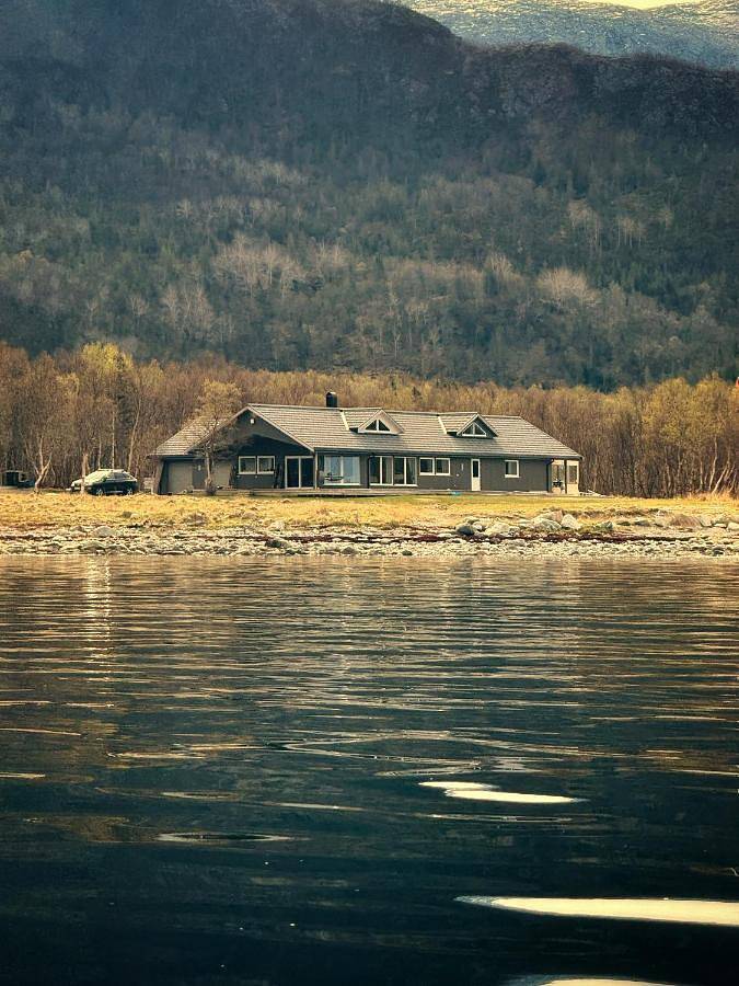 Villa - Beach Front in Bindal