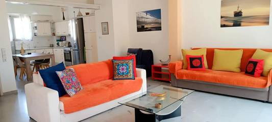 Ferienwohnung für 7 Personen, mit Ausblick und Terrasse in Gythio
