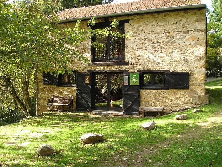 Gîte pour 4 personnes, avec jardin à Montoulieu