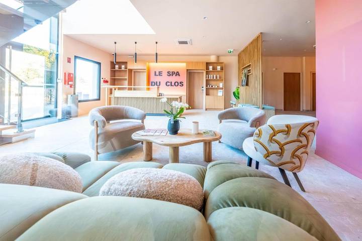 Hotel voor 2 personen, with zwembad and sauna as well as whirlpool and tuin in Valence