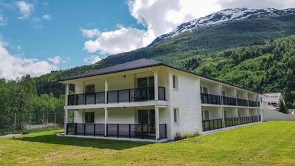 Gîte pour 4 personnes, avec jardin et vue dans Loen