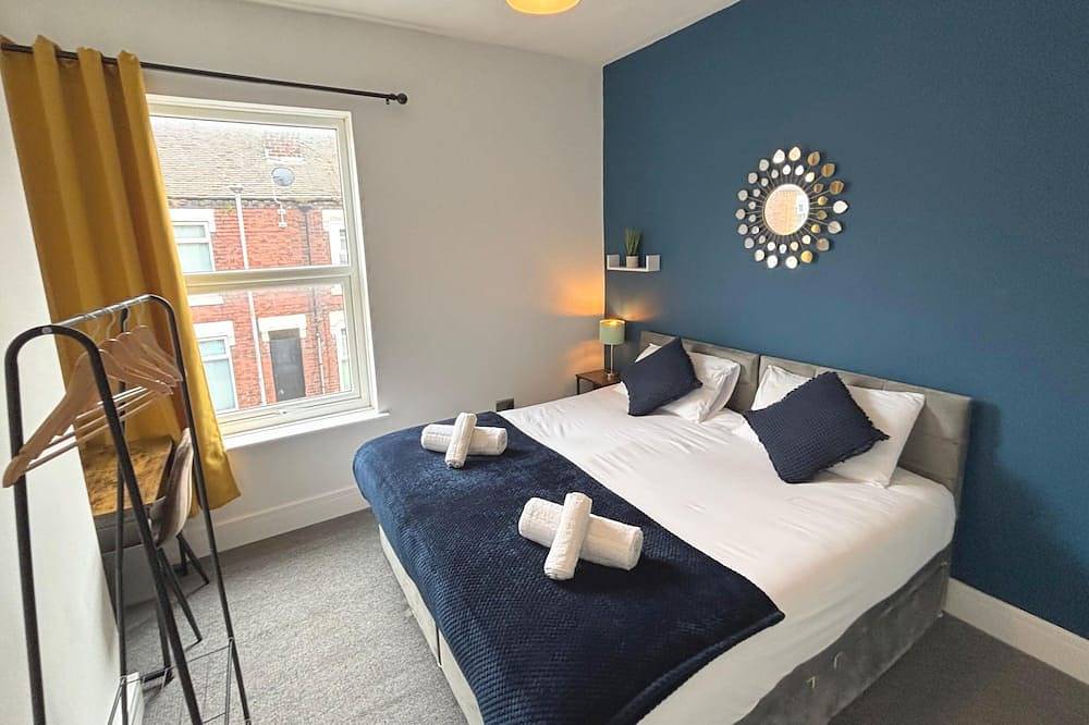 Casa-Baño privado externo-Moderno-Vista a la Calle-Stoke-3bed-house-01 in Stoke-on-Trent, Midlands
