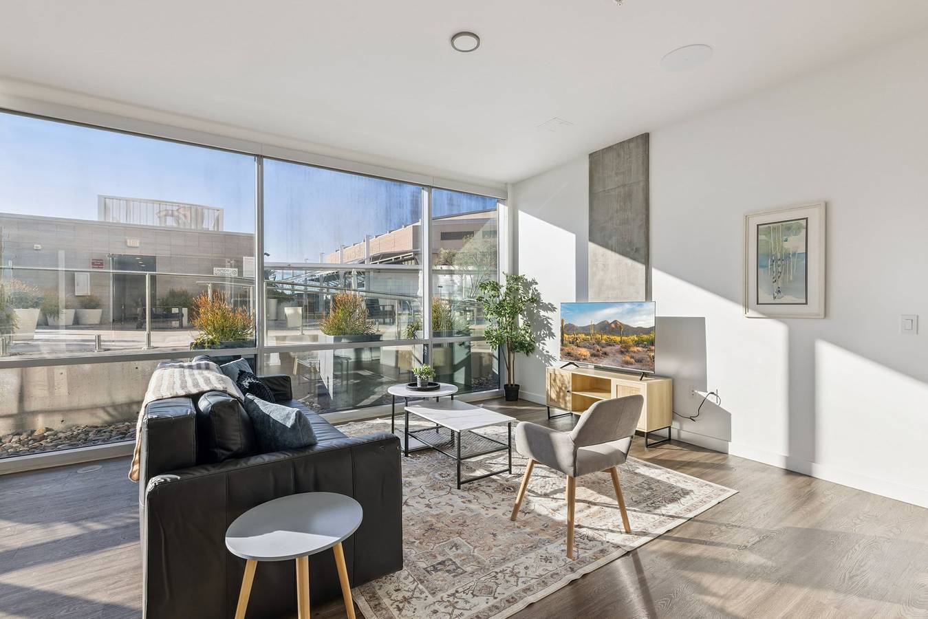 Entire apartment, Cozysuites Adeline 2Br - gym pool valet parking in Phoenix, Maricopa County