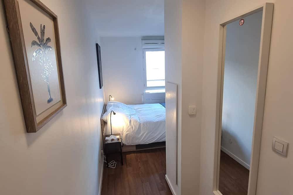 Appartement entier, Lyon Monchat Villeurbanne Studio refait à neuf avec clim et parking in Villeurbanne, Rhône