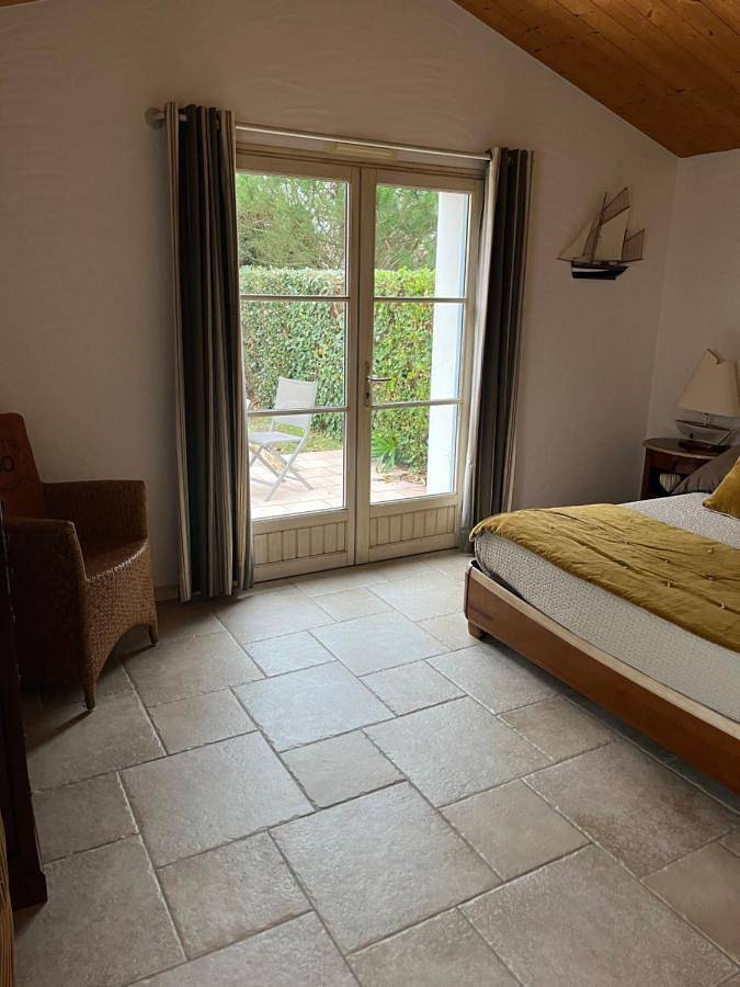 Chambre d’hôte pour 2 personnes, avec piscine ainsi que terrasse et jardin à Noirmoutier - 4