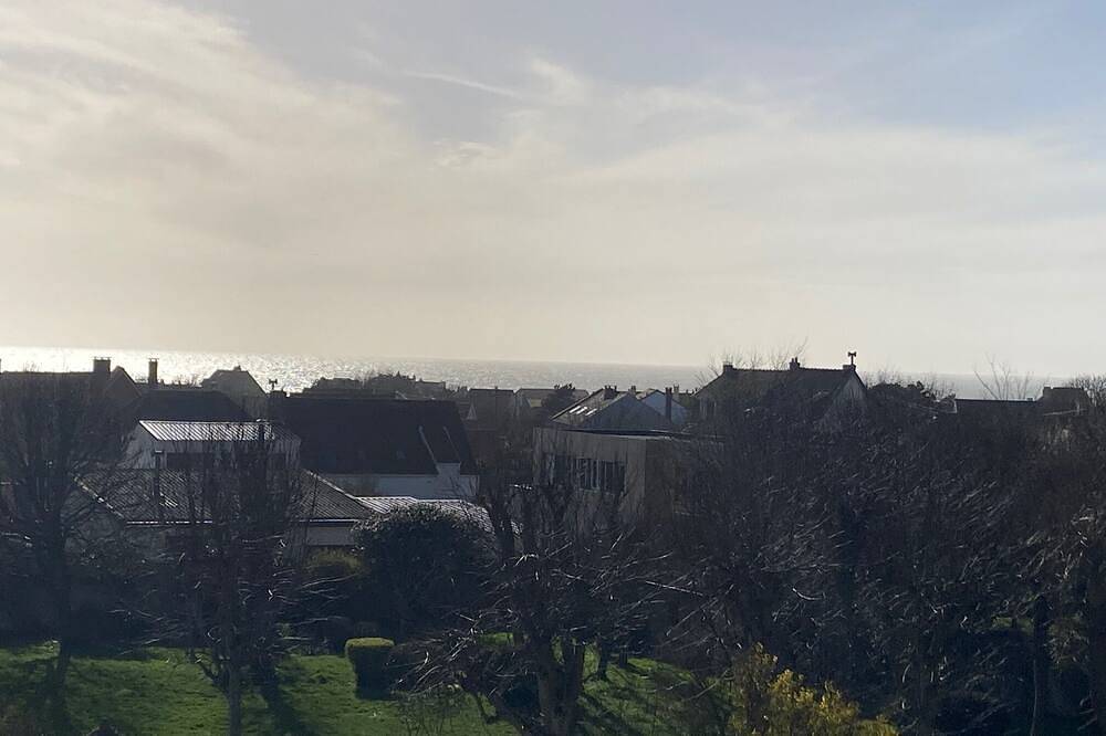 Entire apartment, Studio-Comfort-Ensuite with Shower-Sea view-balcon in Ambleteuse, Boulogne-sur-Mer region