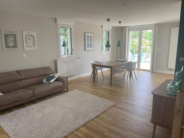 Location de vacances pour 7 personnes, avec Terrasse et Piscine à Lentilly - 3