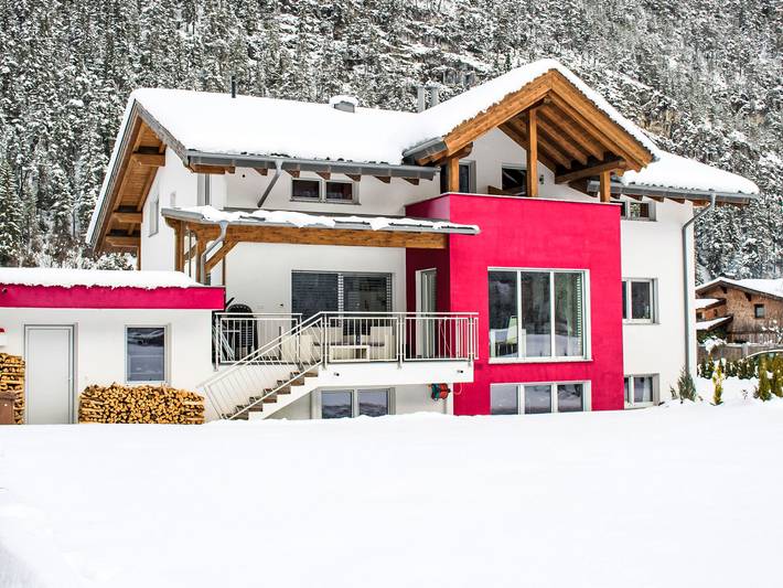 Ferienwohnung für 10 Personen, mit Terrasse und Garten am Arlberg