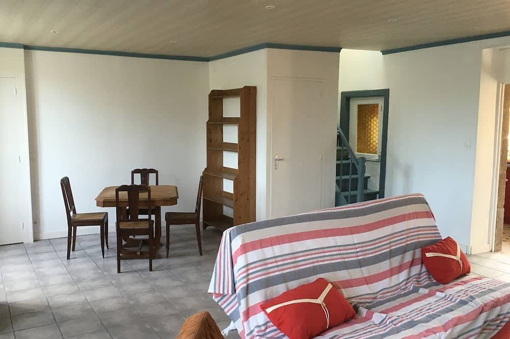 House for four 10min walk from the beach in Montfarville, Région de Cherbourg