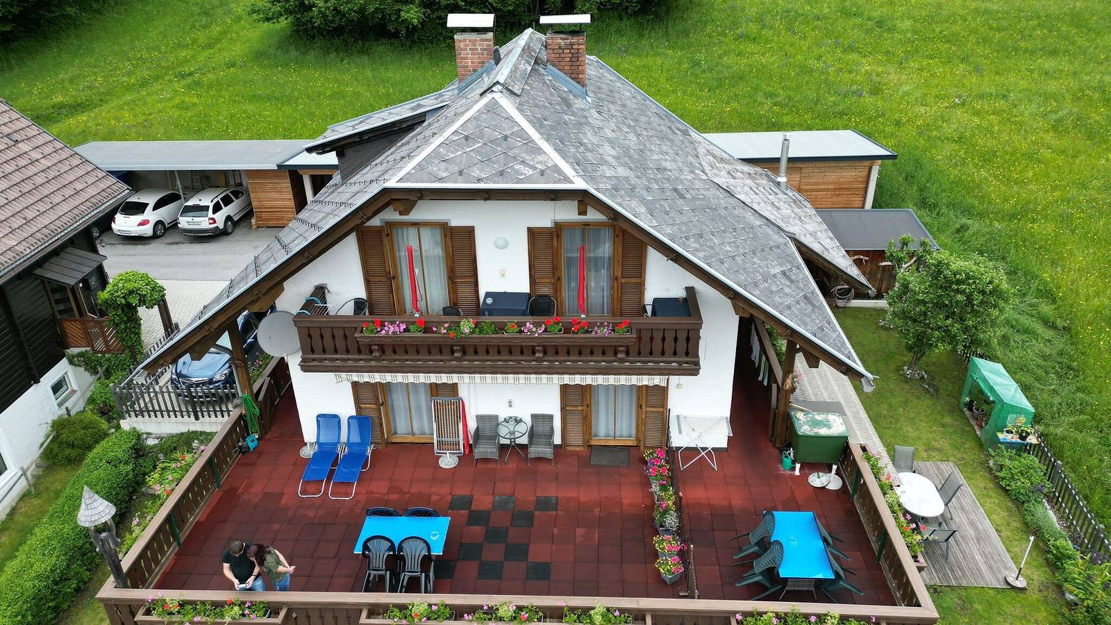 Entire apartment, Apartment 'Birke' with Lake View, Private Terrace and Wi-Fi in Gailtaler Alpen, Weissensee
