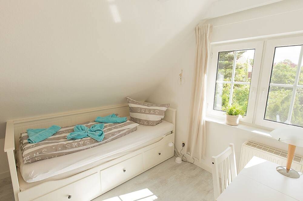 Ganze Wohnung, Ferienhaus Lüttjes Strandhus, Fewo Vermittlung Nordsee - Ferienhaus Lüttjes in Dangast, Varel