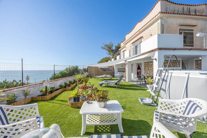 Villa for 4 people, with yard in Sicily