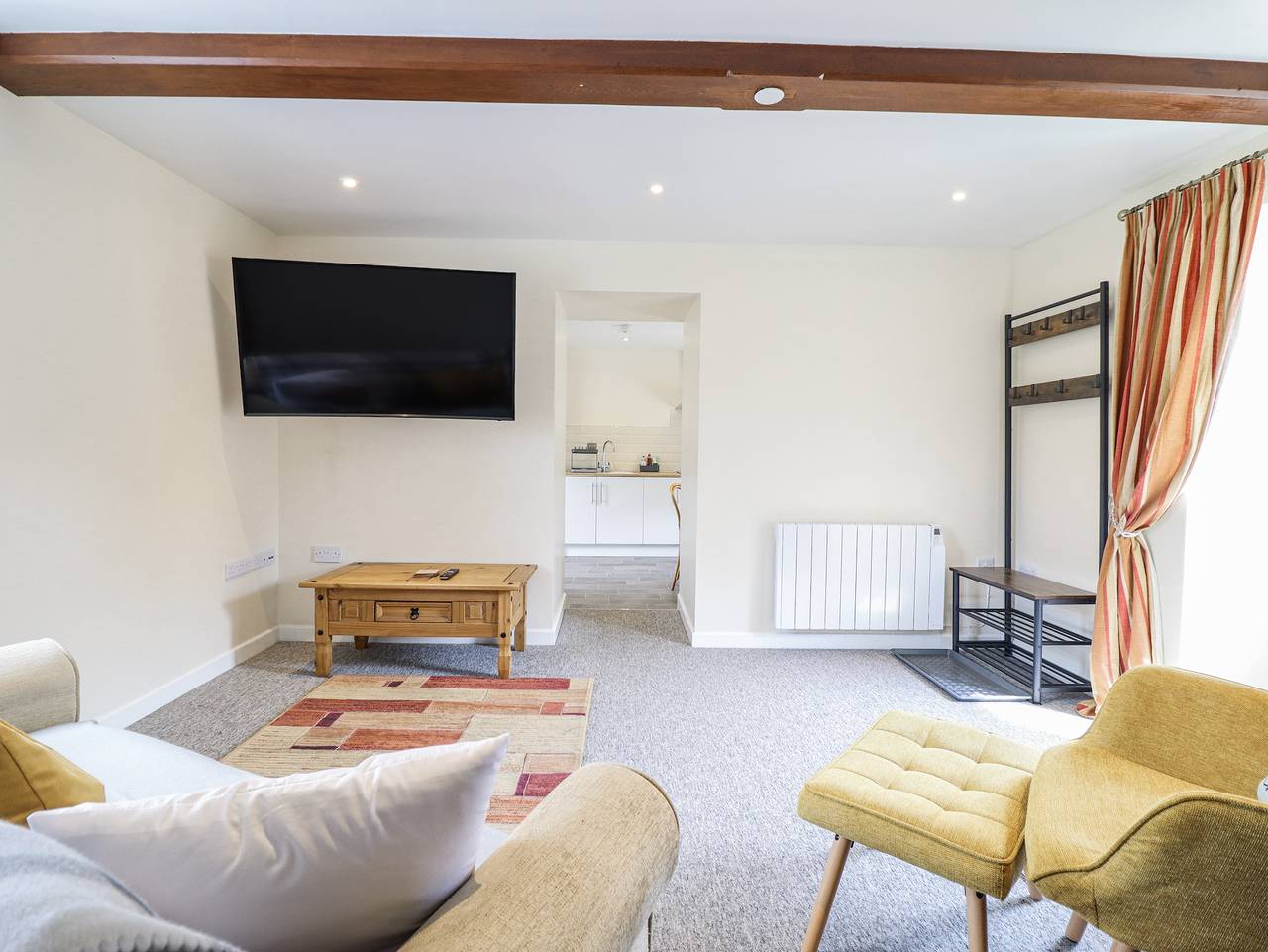 Entire apartment, 1 Y Llew in Powys