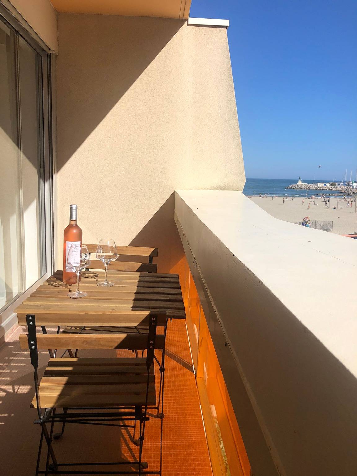 Estudio entero, Estudio con acceso directo a la playa y vistas al mar, Wi-Fi y aire acondicionado. in Palavas-les-Flots, Costa mediterránea (Francia)