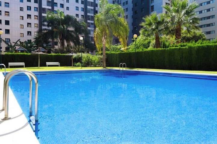 Ferienhaus für 4 Personen, mit Pool und Garten in Valencia