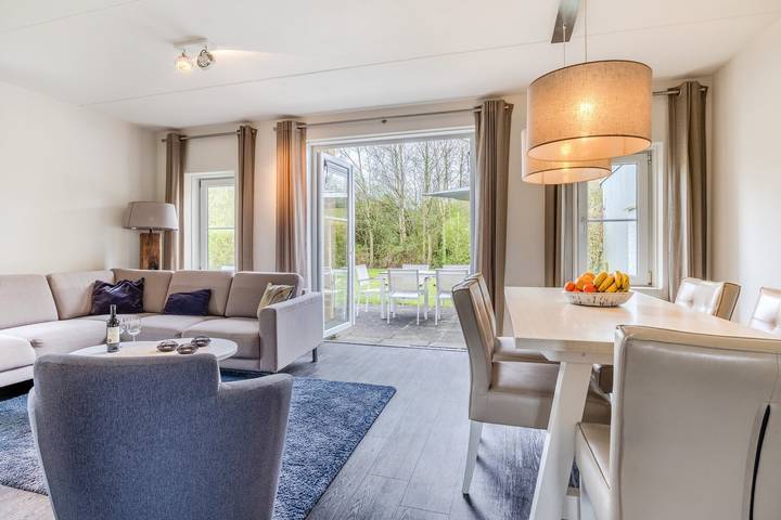 Ferienhaus für 5 Personen, mit Balkon/Terrasse und Terrasse sowie Garten und Pool in Noord-Beveland - 2