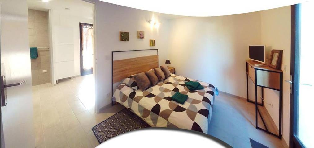 Location de vacances pour 2 personnes, avec jardin ainsi que piscine et vue à Aubagne - 2