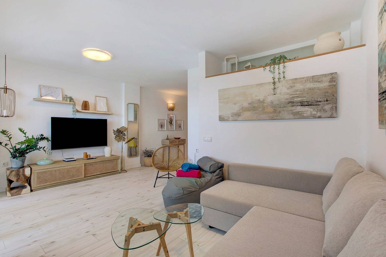 Apartamento entero, Casa de vacaciones 'Salitre Suites Tamara' con vistas al mar, piscina compartida y Wi-Fi in Mesa del Mar, Tacoronte
