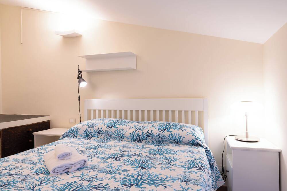 Entire apartment, Scilla appartamento Marina Grande solo 40 mt dal mare (appartamento Stromboli) in Scilla, Tyrrhenian Coast Kalabria