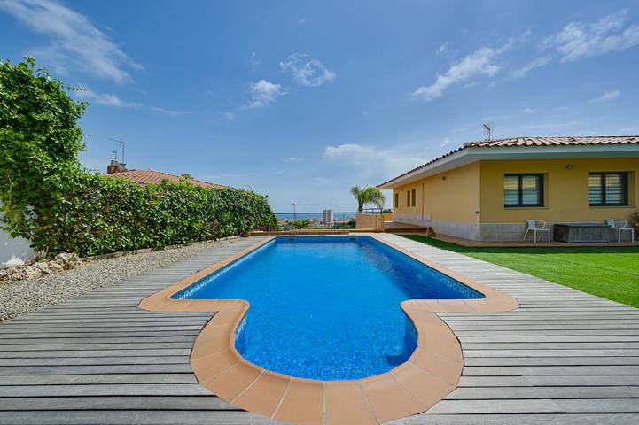 Chalet para 8 personas, con terraza y jardín, Se admiten mascotas en Maresme - 2