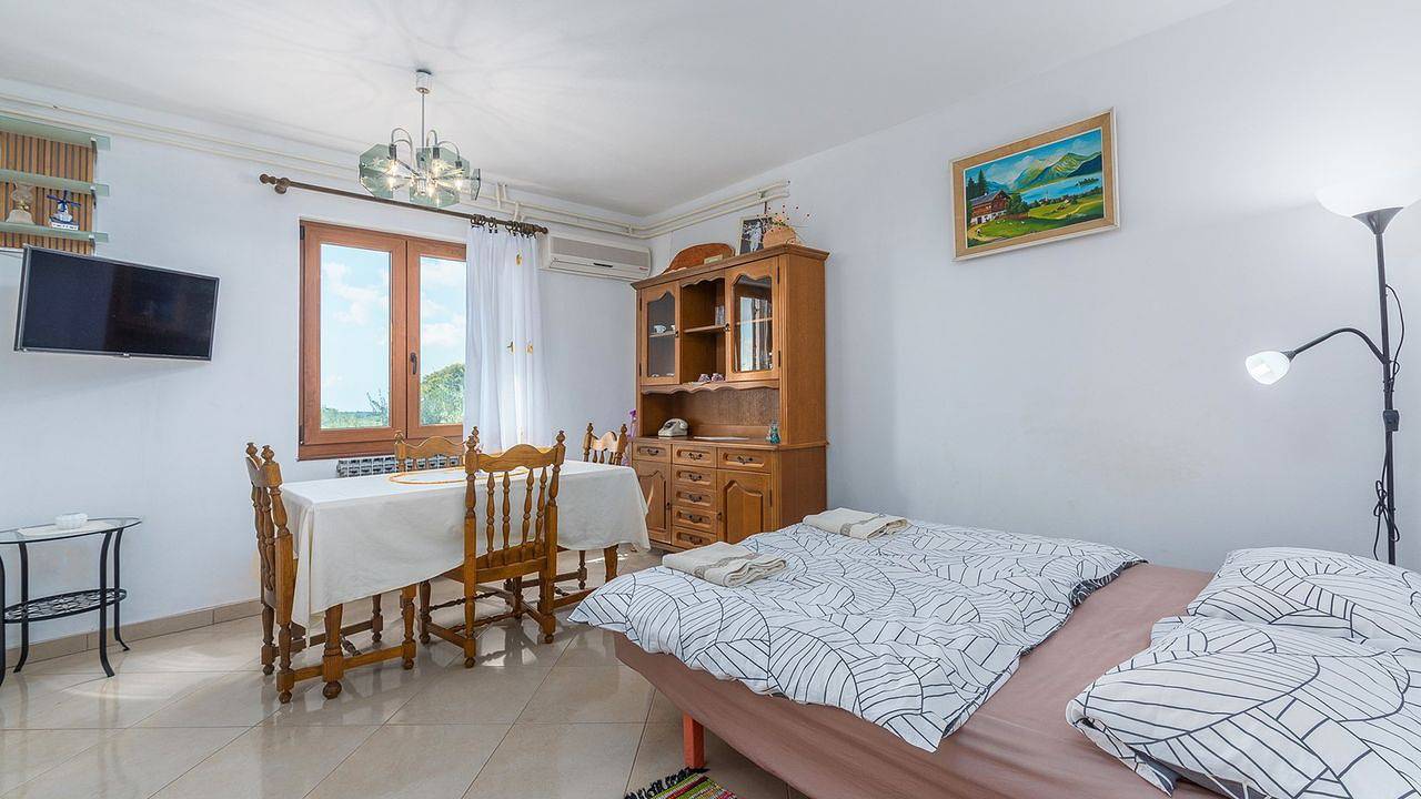 Ganze Ferienwohnung, Ferienwohnung für 4 Personen (55 m²) in Sveti Lovreč in Sveti Lovreč Pazenatički, Zentralistrien