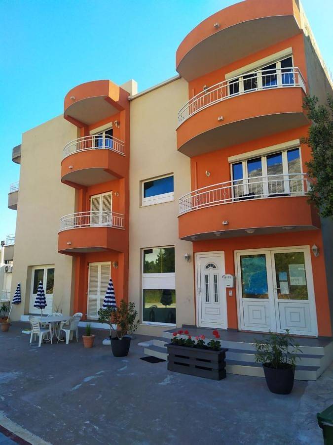 Ferienhaus für 4 Personen, mit Garten und Ausblick in Tucepi