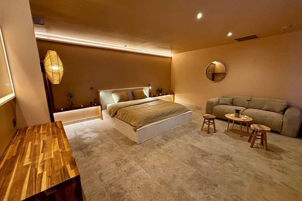 Appartement entier, Spa suite privatif avdc Jacuzzi, sauna, douche sensoriel, siège japonais massage in Poitiers, Vienne (France)