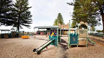 Holiday Apartment for 10 People in Victor Harbor, South Australia, Photo 2