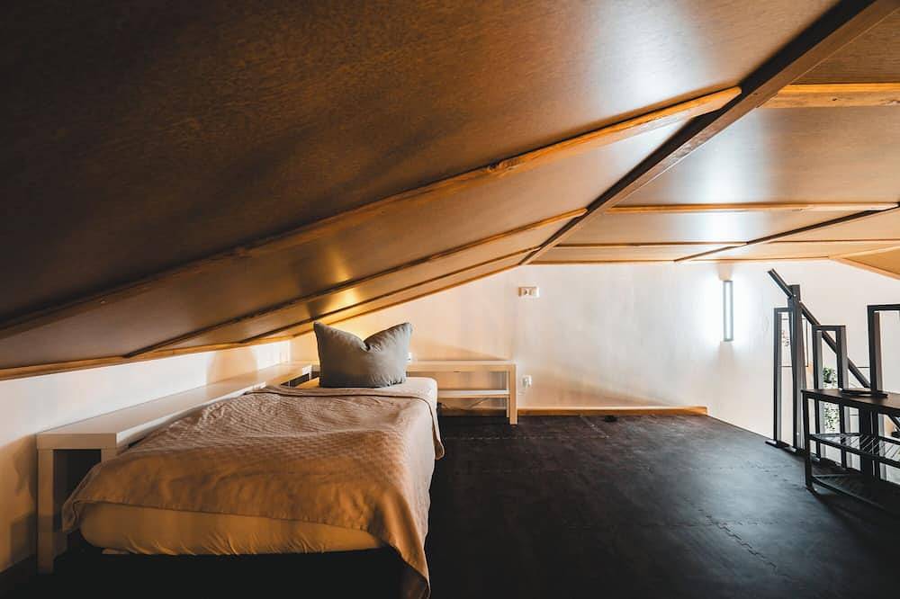 Ganze Wohnung, Ferienwohnung im Grünen – mit Seeblick, Terrasse & Grillspaß in Garden (Lohmen), Lohmen