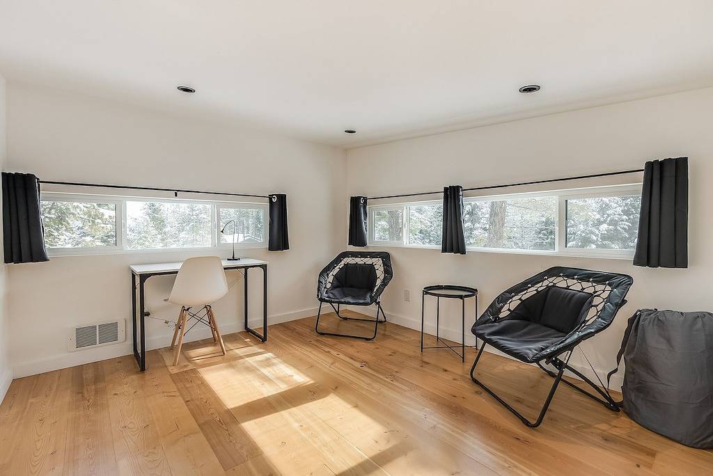 Modernes kleines Haus im Wald (Die zwei Medizin) in Lakeside (MT), Flathead Nationalwald