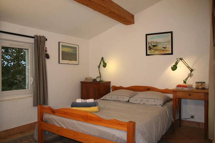 Location de vacances pour 8 personnes, avec terrasse et jardin à Évenos - 4