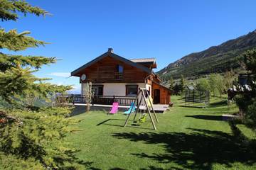 Gîte pour 6 personnes, avec jardin à Vars