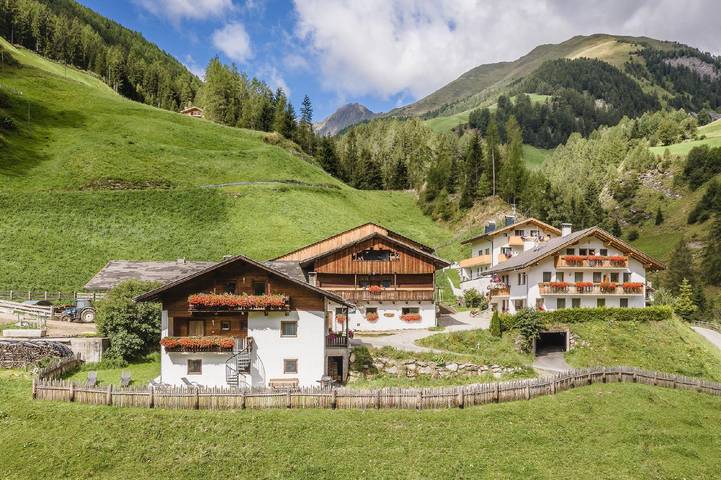 Bauernhof für 5 Personen, mit Balkon und Garten in Pustertal