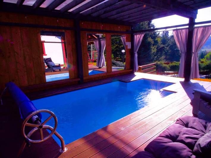 Domek letniskowy dla 8 osób, z Taras i Jacuzzi oraz Ogród i Basen w Podkarpacie