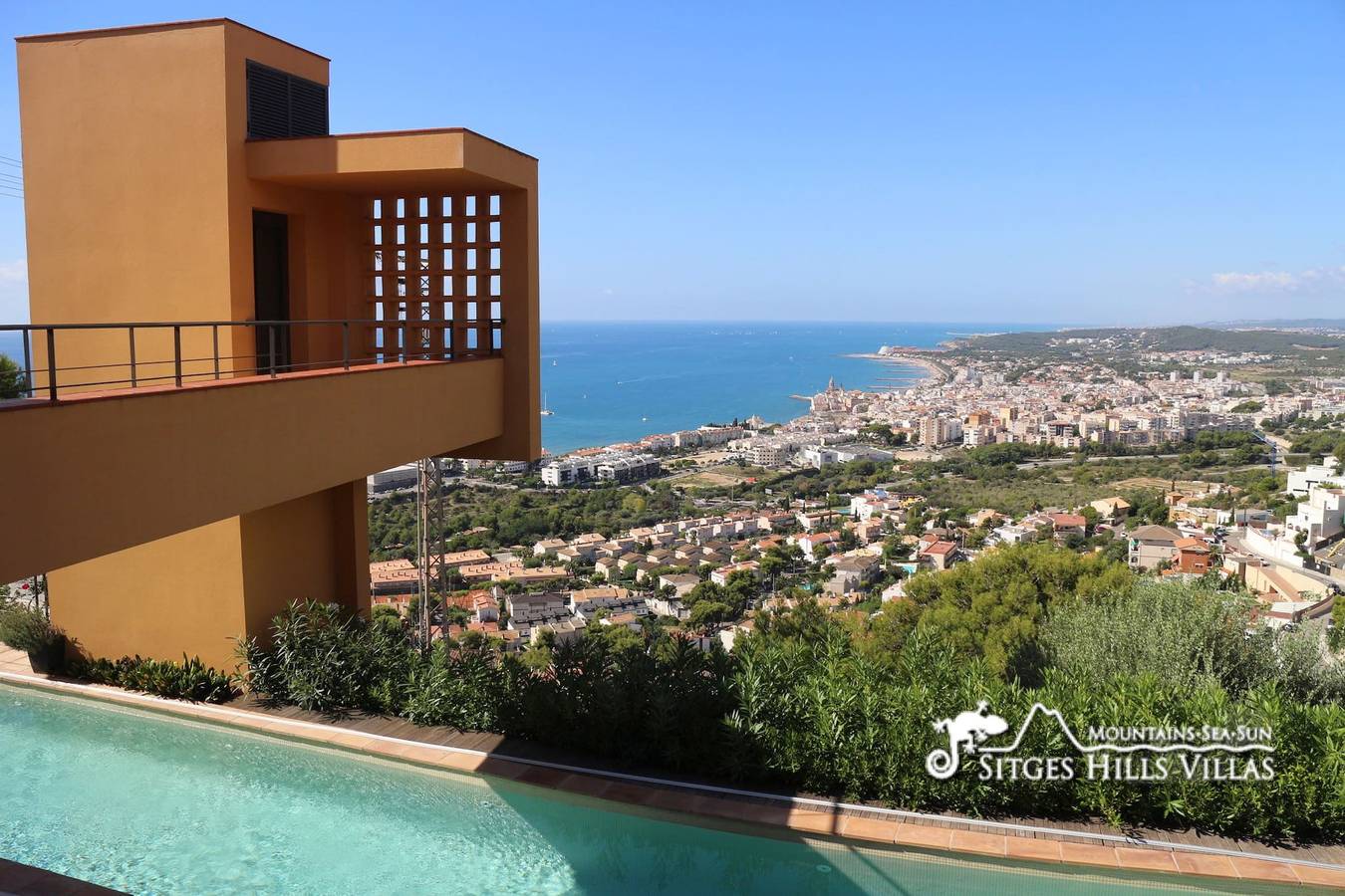 Fabulous Villa Dumas - Heated Pool - Sea Views in Sitges, Garraf