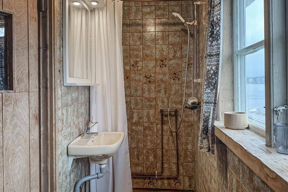 Stunning home in Tranås with lake view in Tranås, Sommen