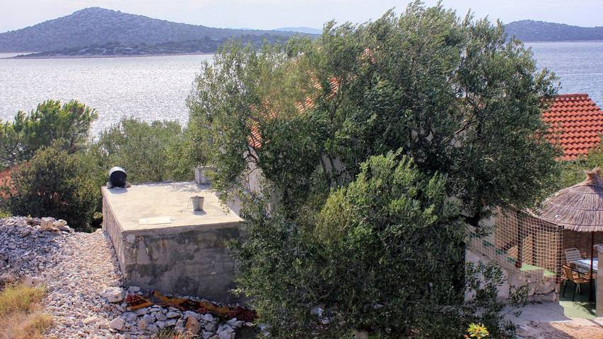 Ferienhaus für 4 Personen, mit Ausblick und Terrasse in Tkon