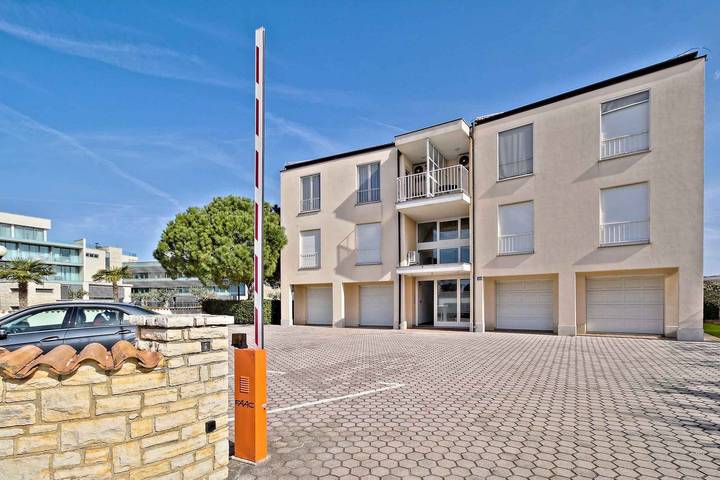 Appartement de vacances entier, Appartement de vacances avec une piscine extérieure et de la climatisation  in Umag, Région d'Umag