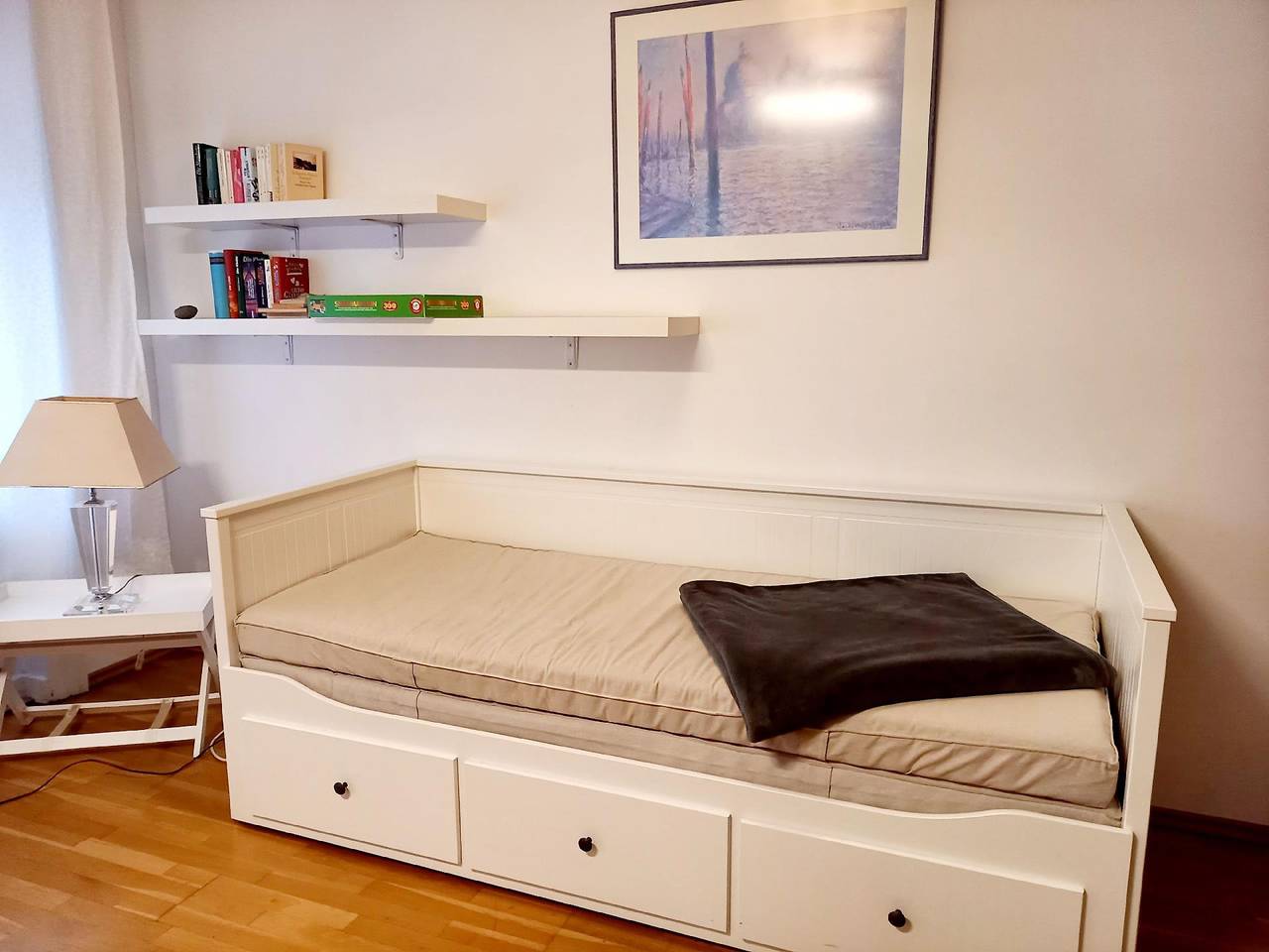 Entire holiday apartment, 72m2 ideal for rent up to max. 6 months, right next to the U6 underground line in Vienna, Vienna Woods