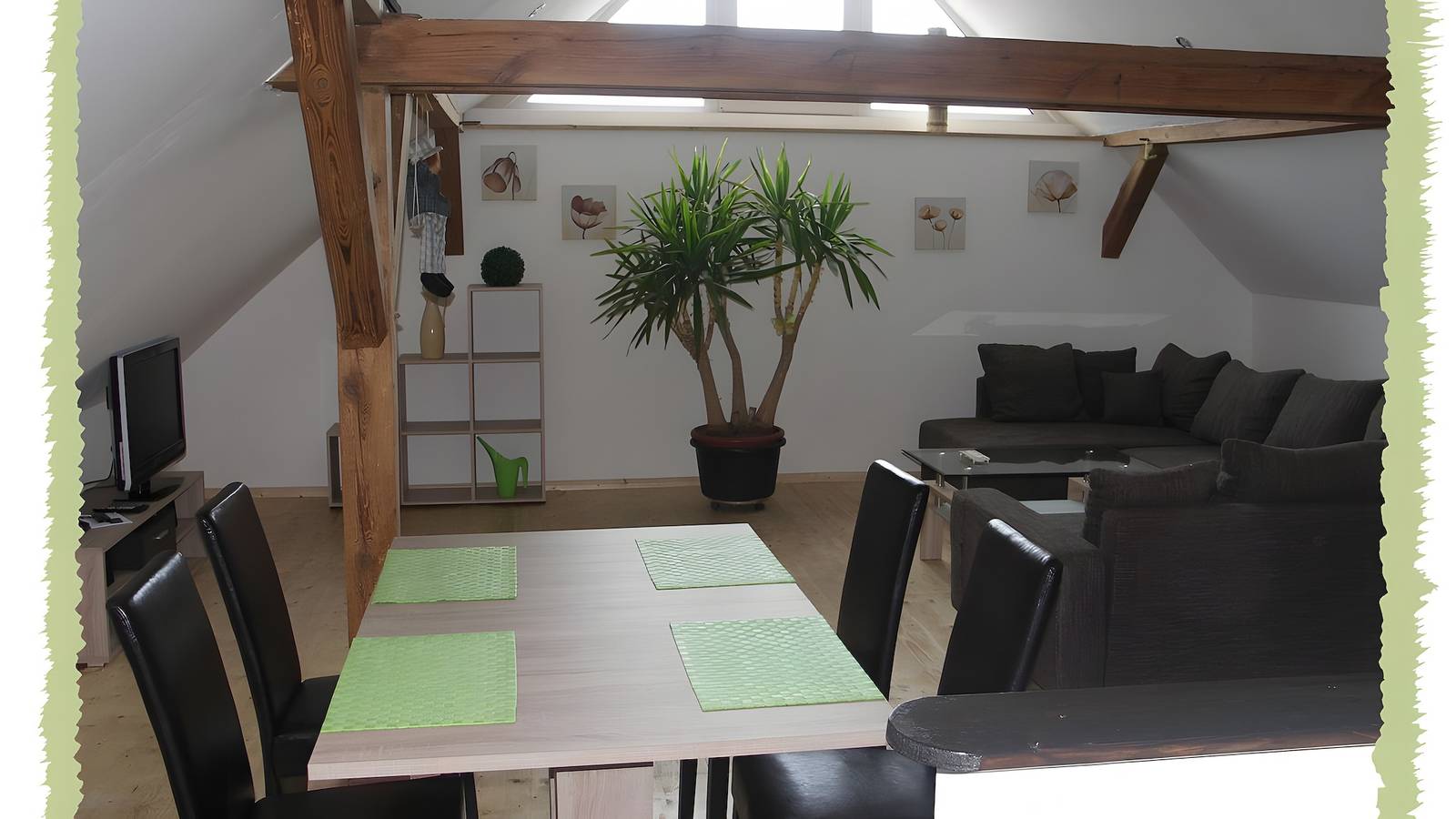 Ganze Wohnung, Apartment „Ferienapartment Zum Bernerhof“ mit privater Terrasse, Wlan und Klimaanlage in Lindenberg, Mecklenburgische Seenplatte